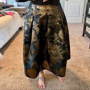 White House Black Market skirt